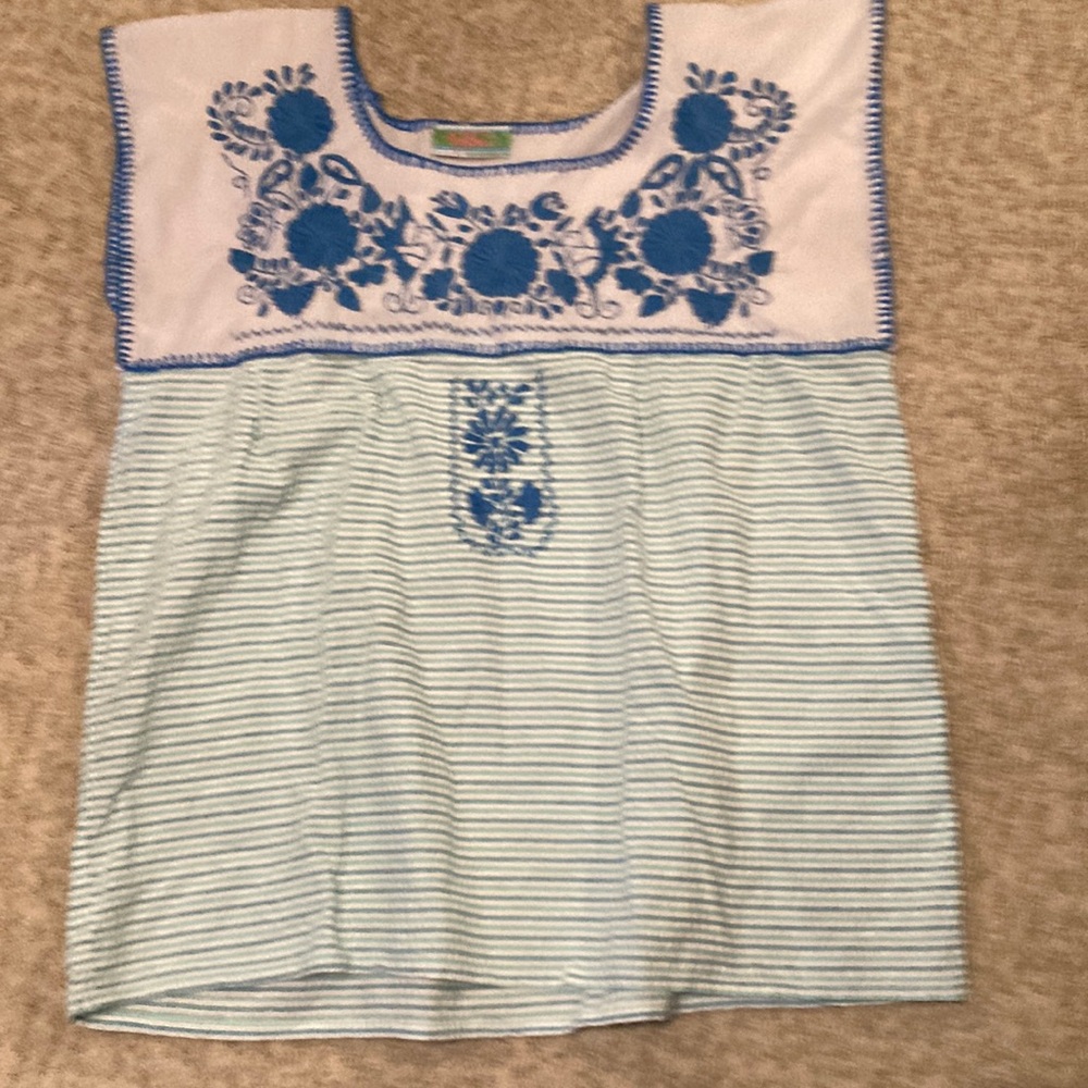 Native market shirt
